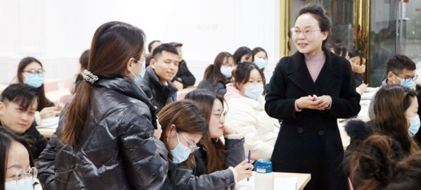 宝塔 专家指导+名师授课+培优补弱+日清月结的教学模式