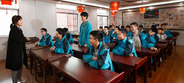 宝塔 分类教学，因材施教，采取“一类一方案、一人一目标”的教学方法