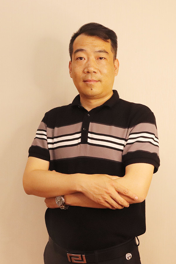 宝塔冯少坤 本科学历,毕业于陕西师范大学