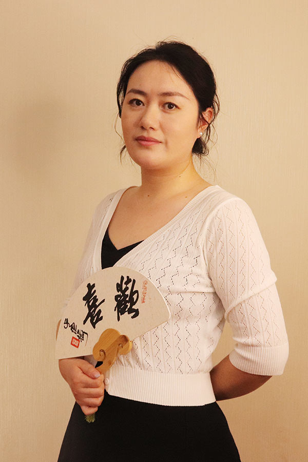 宝塔石亚利 研究生学历,毕业于陕西师范大学